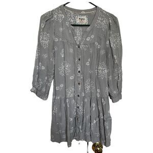 Holding Horses‎ Anthropologie tiered swing top gray floral XS Flawed
